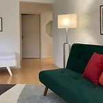 Apartment Huippukaksio Parvekkeella Linnan Laehellae