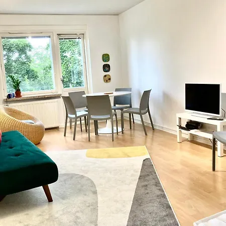 Huippukaksio Parvekkeella Linnan Laehellae *